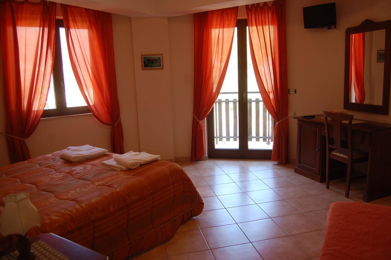 B&B La Tana Dell'Orso Villalago Eksteriør bilde