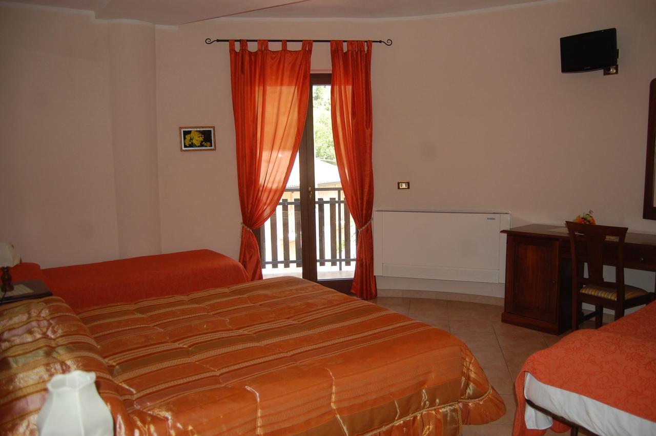 B&B La Tana Dell'Orso Villalago Eksteriør bilde